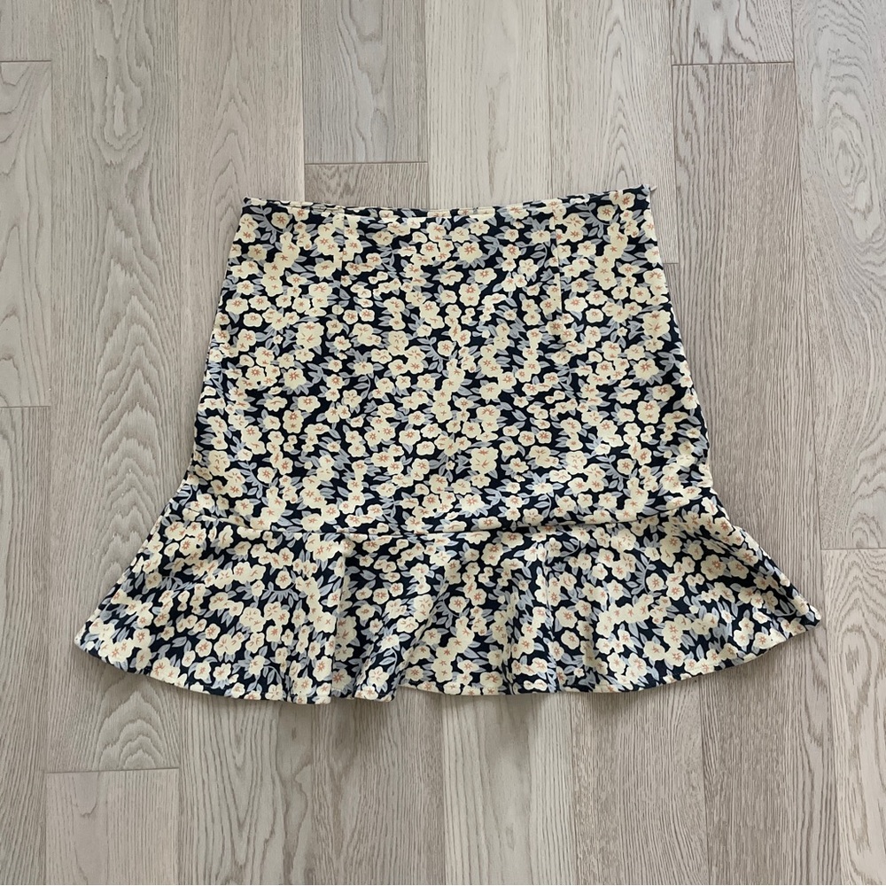 Romwe floral skirt - Large (Pls read) - NWOT